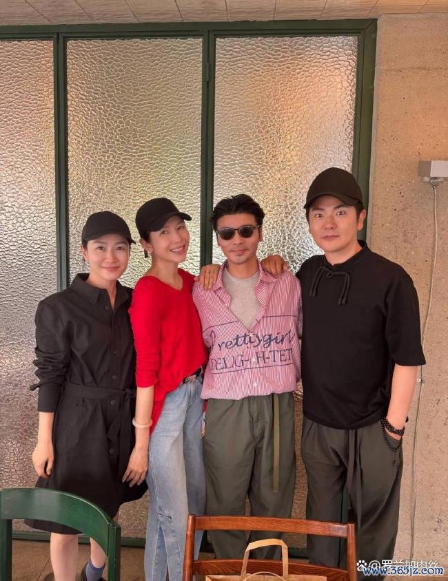 蔡少芬晒与张晓龙陶昕然约会合照